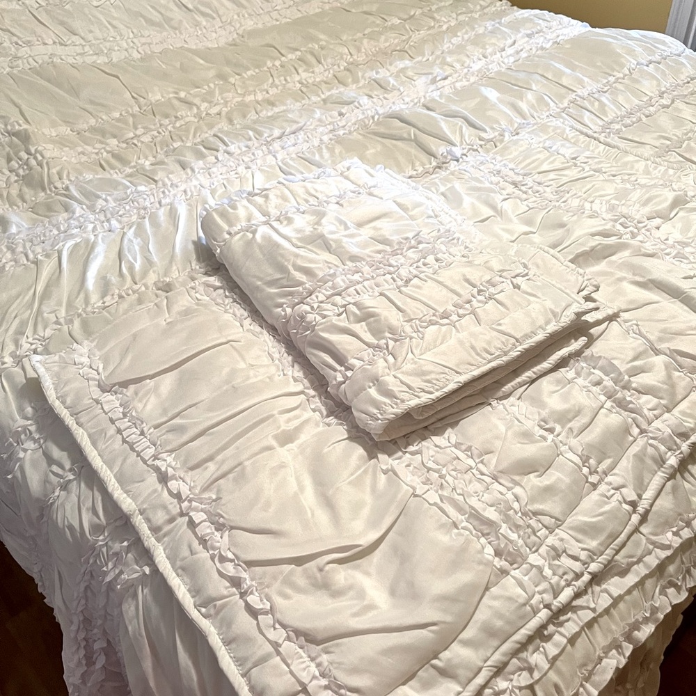 King size duvet-spread cover and two king size pillow stamps.